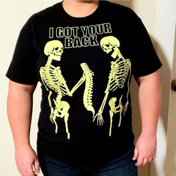 Gildan | I Got Your Back Graphic Tee - Picture 1 of 3